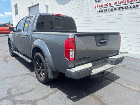 Used 2020 Nissan Frontier SV w/ Midnight Edition Floor Mats RWD image 5