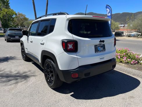 Used 2020 Jeep Renegade Altitude FWD image 7