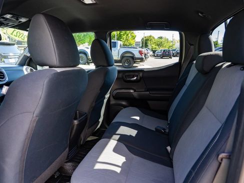 Used 2021 Toyota Tacoma TRD Off-Road w/ Technology Package AWD/4WD image 26