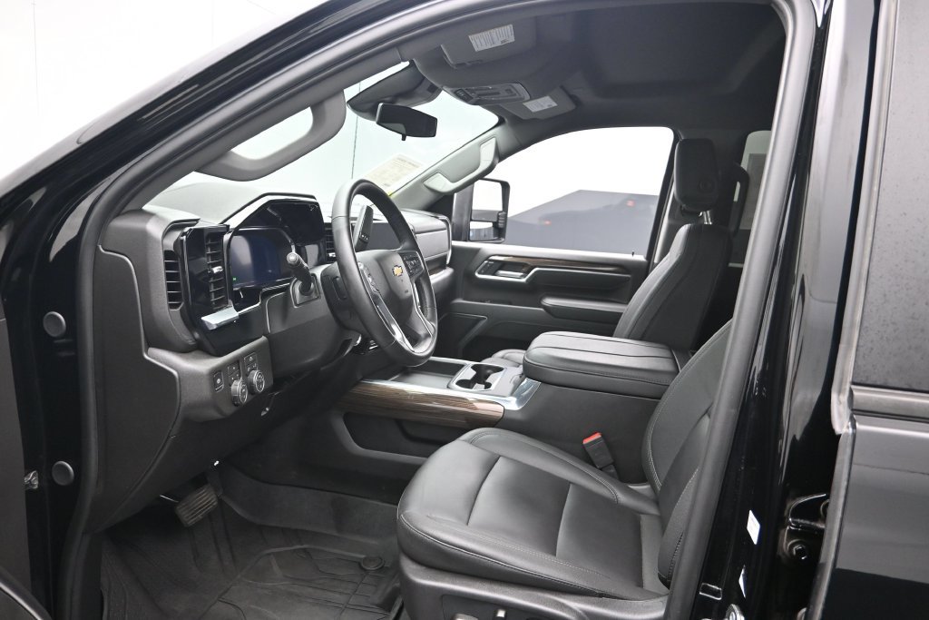 Used 2026 Chevrolet Silverado 3500 LT AWD/4WD image 10