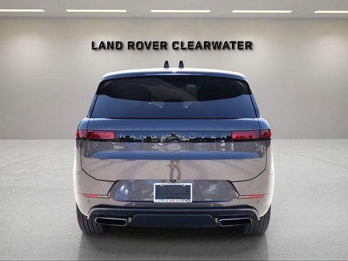 Used 2024 Land Rover Range Rover Sport Dynamic SE AWD/4WD image 4