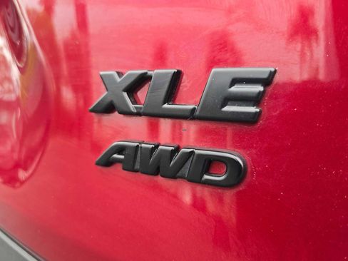 Used 2022 Toyota RAV4 XLE Premium image 13