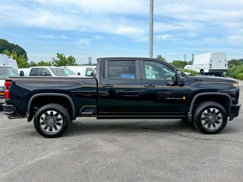 Certified 2021 Chevrolet Silverado 2500 LTZ w/ Carhartt Edition AWD/4WD image 8