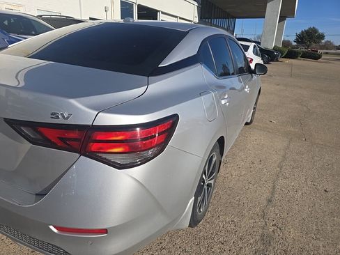 Used 2022 Nissan Sentra SV image 6