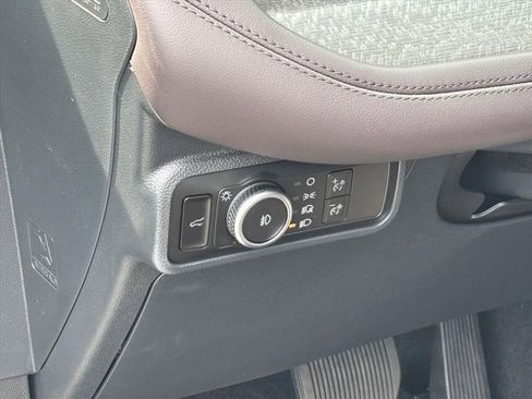 New 2026 Ford Explorer Platinum image 8