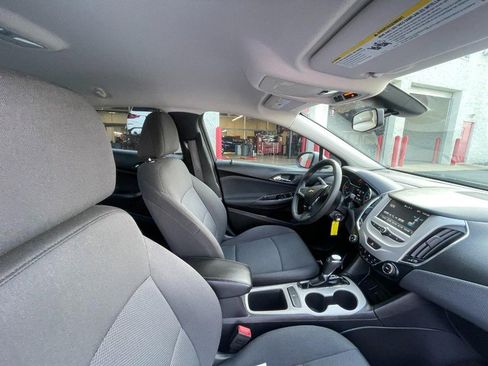 Used 2018 Chevrolet Cruze LS image 6