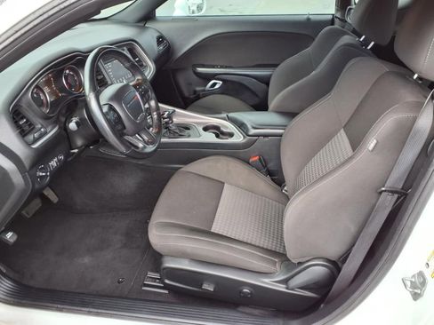 Used 2022 Dodge Challenger GT image 7