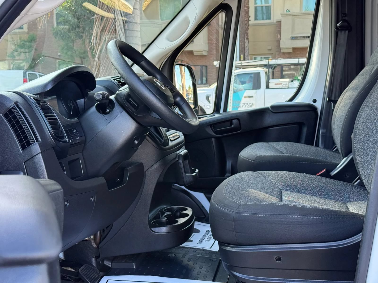 Used 2024 RAM ProMaster 2500 w/ Safety Group FWD image 15