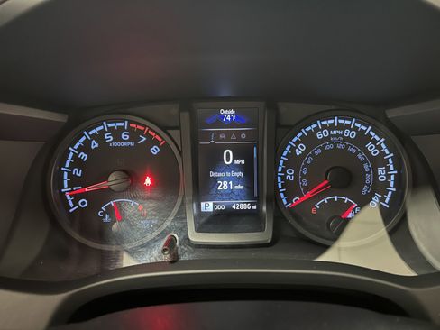 Used 2023 Toyota Tacoma SR image 15