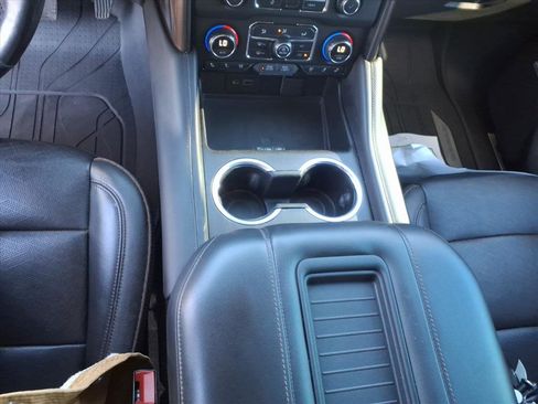 Used 2021 Chevrolet Tahoe High Country w/ Premium Package image 18