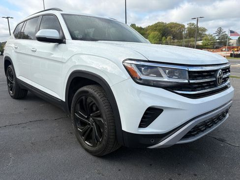 Used 2022 Volkswagen Atlas SE image 3