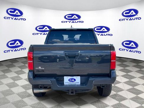 Used 2024 Toyota Tacoma 4x4 Double Cab image 4