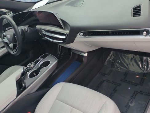 Certified 2024 Cadillac Lyriq Sport AWD/4WD image 16