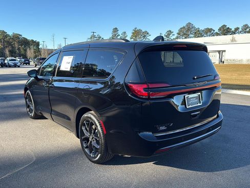 New 2026 Chrysler Pacifica Select image 7