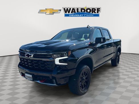 Used 2024 Chevrolet Silverado 1500 ZR2 w/ Technology Package AWD/4WD image 3