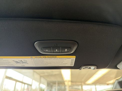 New 2026 Chrysler Pacifica Limited w/ Uconnect Theater Family Group AWD/4WD image 19