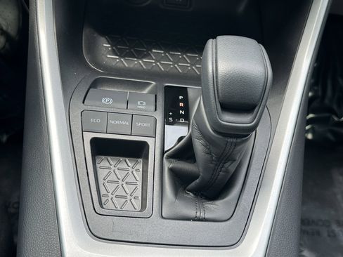 Used 2025 Toyota RAV4 LE FWD image 31