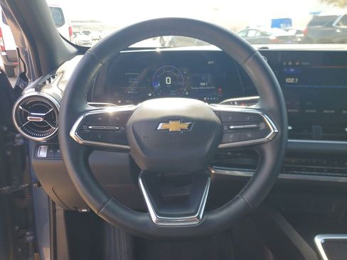 Used 2025 Chevrolet Equinox LT w/ Convenience Package II image 18