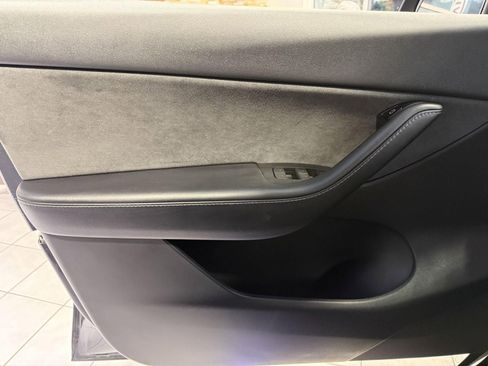Used 2021 Tesla Model Y Performance image 35