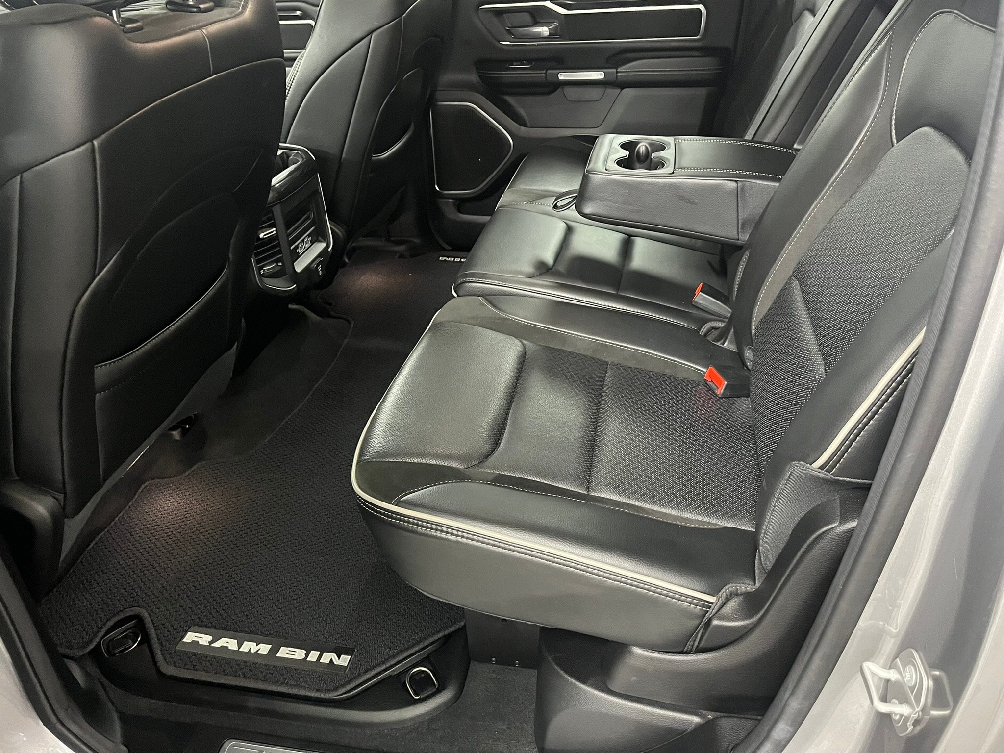 Used 2022 RAM 1500 Laramie w/ Sport Appearance Package AWD/4WD image 21