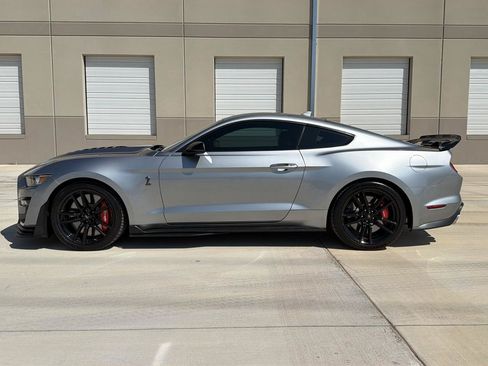 Used 2021 Ford Mustang Shelby GT500 w/ Technology Package RWD image 8