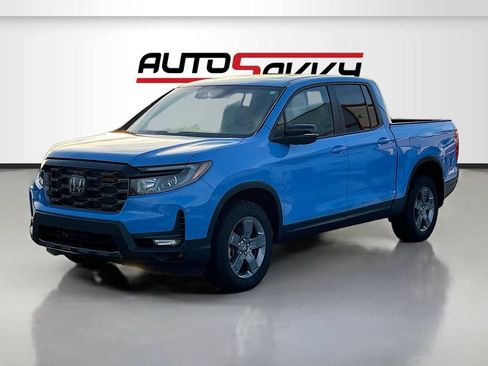 Used 2025 Honda Ridgeline TrailSport image 3