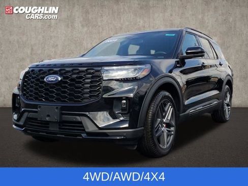 Used 2025 Ford Explorer ST-Line w/ Premium Package image 4