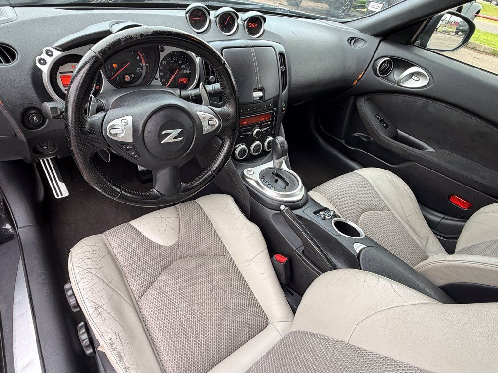 Used 2011 Nissan 370Z Touring RWD image 21