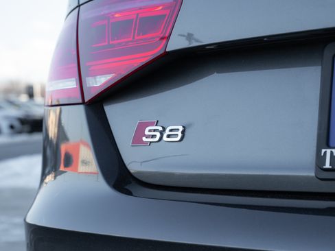 Used 2013 Audi S8 4.0T image 37