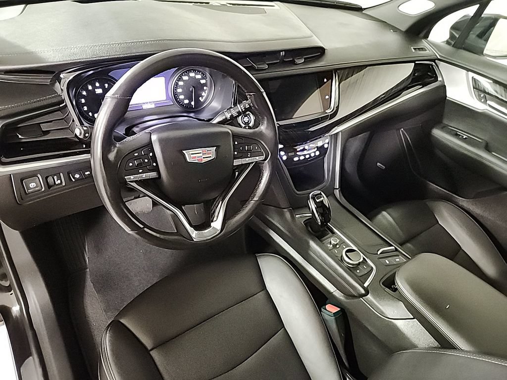 Used 2024 Cadillac XT6 Premium Luxury w/ Technology Package AWD/4WD image 11