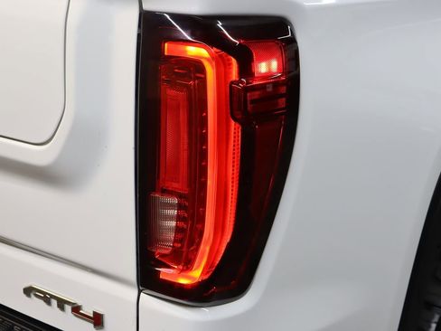 Used 2019 GMC Sierra 1500 AT4 w/ AT4 Premium Package AWD/4WD image 23
