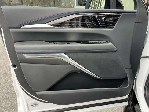 New 2025 Cadillac Escalade IQ Sport 1 w/ LPO, ONYX Package image 19