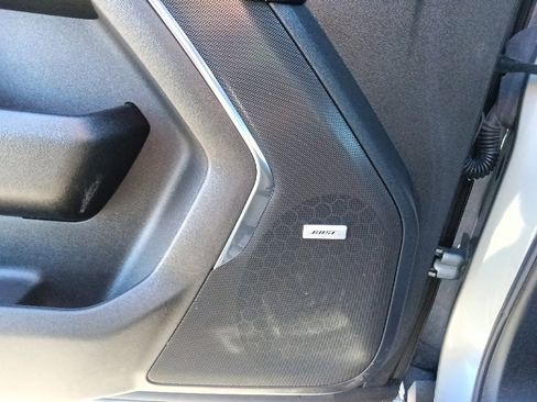 Used 2023 GMC Yukon SLT image 13