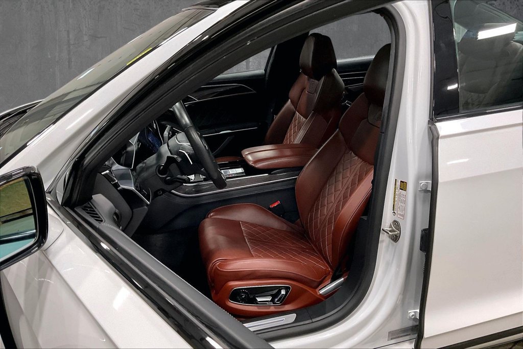 Used 2025 Audi S8 w/ Executive Package AWD/4WD image 22