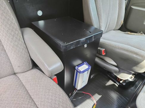 Used 2016 Chevrolet Express 2500 RWD image 17