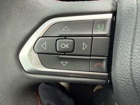 Used 2024 Jeep Compass Trailhawk image 18