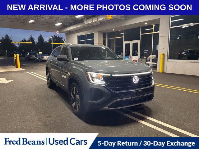 Used 2024 Volkswagen Atlas Cross Sport SE AWD/4WD image 1