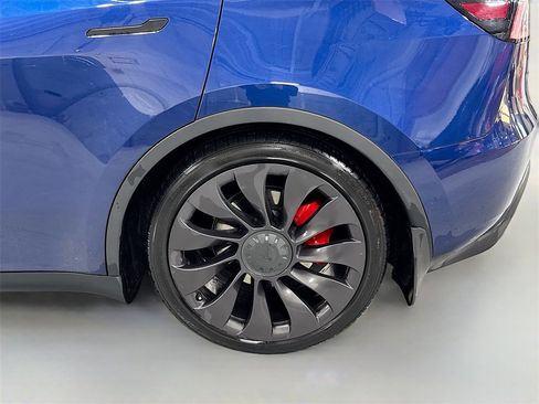Used 2021 Tesla Model Y Performance image 11