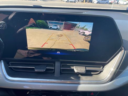 Used 2025 Chevrolet Trax LT image 17