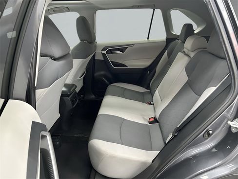 Used 2019 Toyota RAV4 XLE image 11