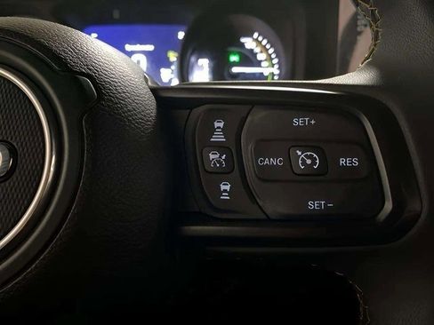 Used 2024 Jeep Wrangler Unlimited image 24