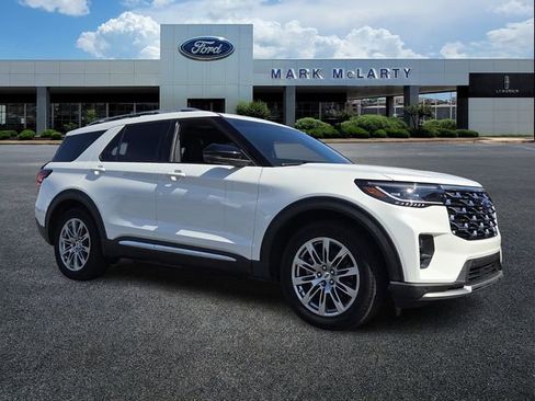 Certified 2025 Ford Explorer Platinum image 7