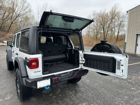 Certified 2022 Jeep Wrangler Unlimited Rubicon 4xe w/ Cold Weather Group image 17