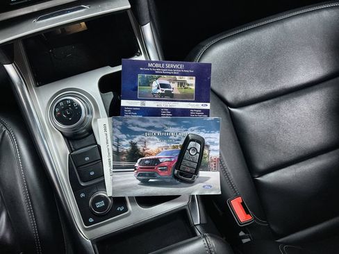 Used 2023 Ford Explorer XLT w/ Equipment Group 202A AWD/4WD image 10