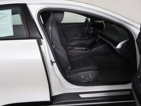 Used 2024 Lucid Air Touring AWD/4WD image 30