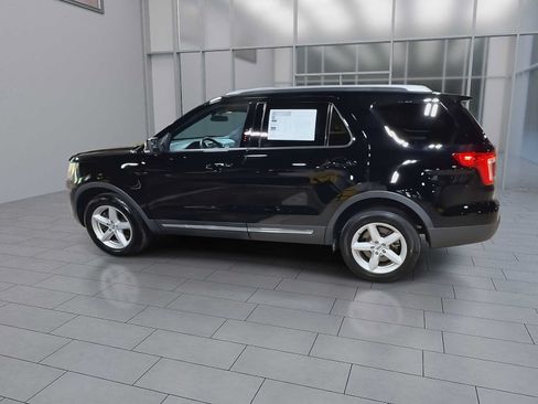 Used 2016 Ford Explorer XLT w/ Equipment Group 202A AWD/4WD image 6