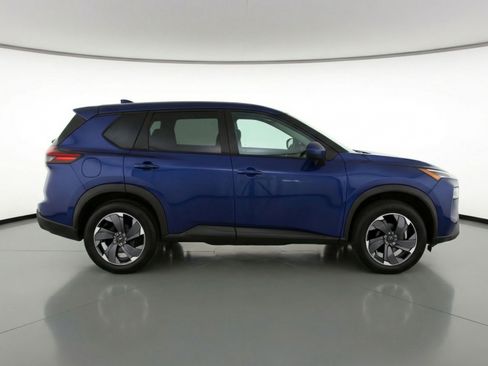 Used 2025 Nissan Rogue SV FWD image 11