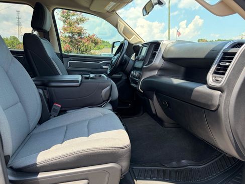 Used 2020 RAM 1500 Big Horn AWD/4WD image 37
