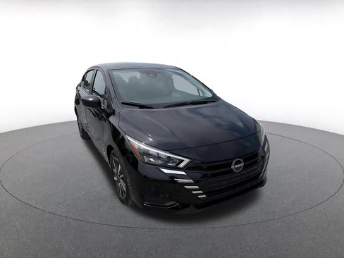 Used 2025 Nissan Versa SV FWD image 3