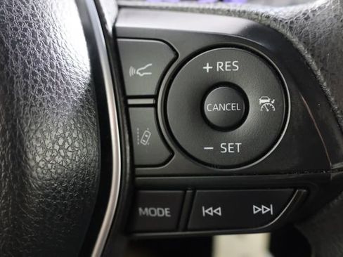 Used 2018 Toyota Camry LE FWD image 12